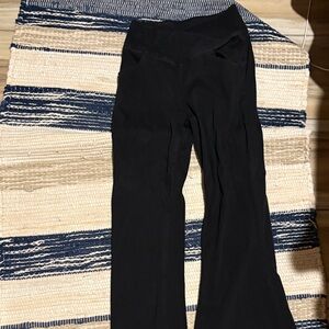 V-crossed flare pants